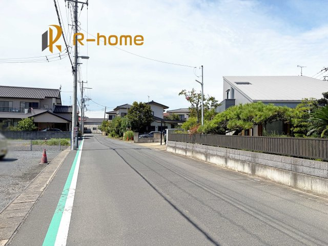 ひたちなか市栄町1期　新築戸建て　1号棟の前面道路含む現地写真|堂々！建物完成♪実際のお部屋をご見学可能です♪
ご見学が一番の資料！お気軽にお問い合わせ下さい♪