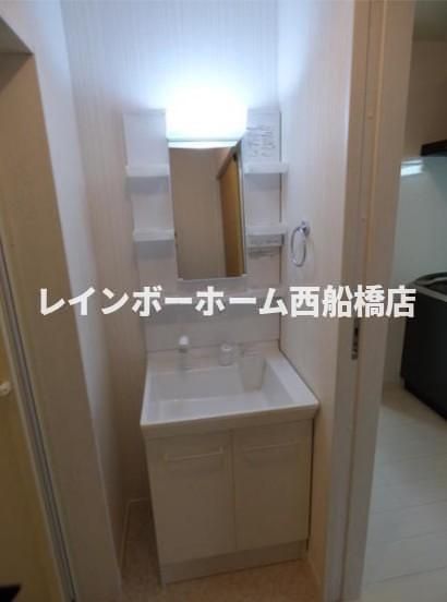 ヴィラ　イル　マーレの洗面所