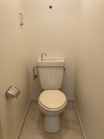 アイオーマンションのトイレ|※同室タイプの画像です。内装の色などが異なる場合があります。