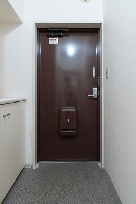 ドエルリバーサイド大島の玄関