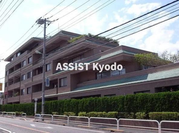 オリエントロイヤルハウス経堂の外観
