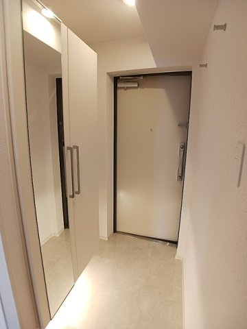 レパラール関口の玄関