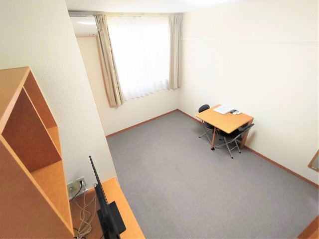 レオパレス花山手の居間・リビング|設備仕様は号室により異なる為、現況を優先します。