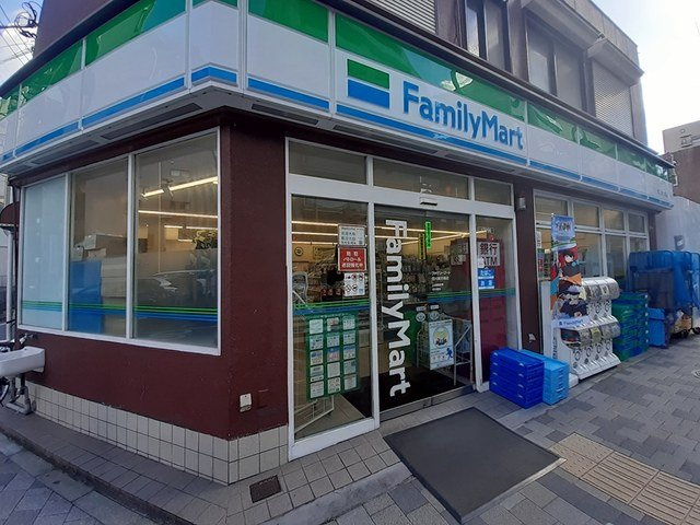 リバーパークＫの周辺|ファミリーマートまで206m