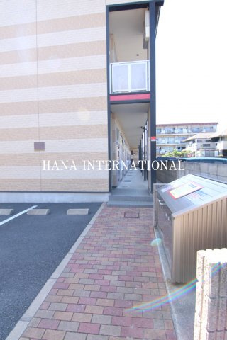 レオパレスしらさぎのエントランス