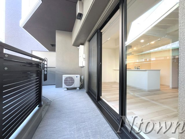 【バルコニー】 | S-RESIDENCE高岳clarity | 暖かな日差しのふりそそぐバルコニー