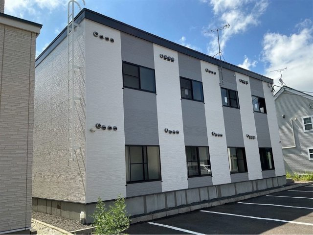 レオパレスサミット花和の外観