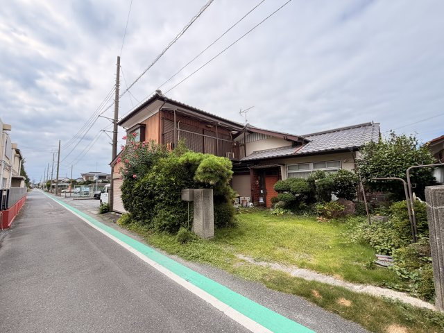 【前面道路含む現地写真】 | 熊谷市拾六間　売地　全1区画　　