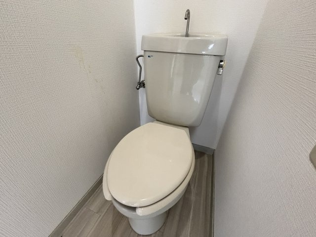 世田谷区千歳台３丁目の賃貸マンションのトイレ