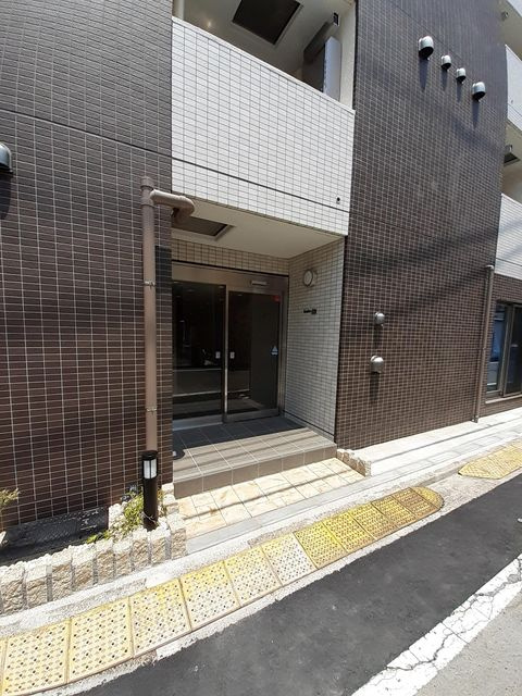 トゥーレン コティのエントランス