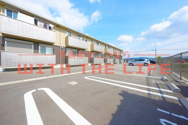 マハロ【キャッシュバック対象】の駐車場|駐車場完備です