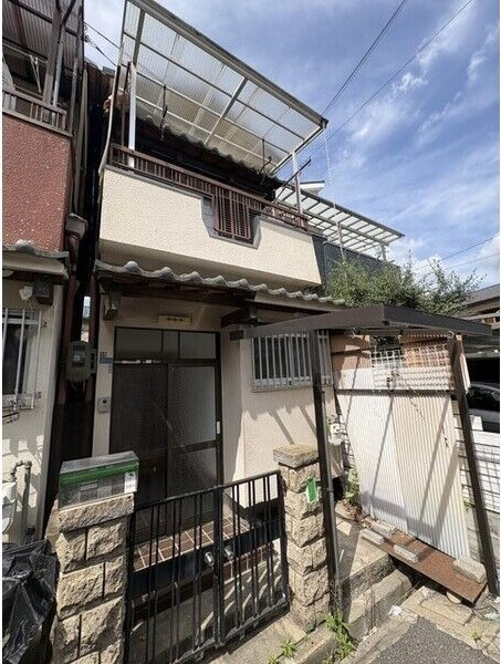 梶町4丁目貸家のエントランス