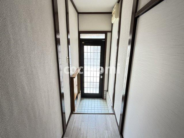 点野1丁目貸家の玄関