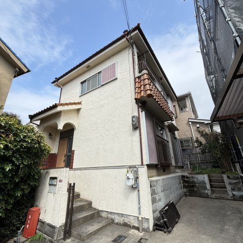 枚方市須山町車庫付き戸建