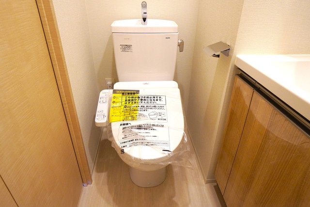 Ｌｏｕｉｓ　Ｃｏｕｒｔ　Ｋｉｔａｓｈｉｎａｇａｗａのトイレ|※写真は同タイプ住戸です。