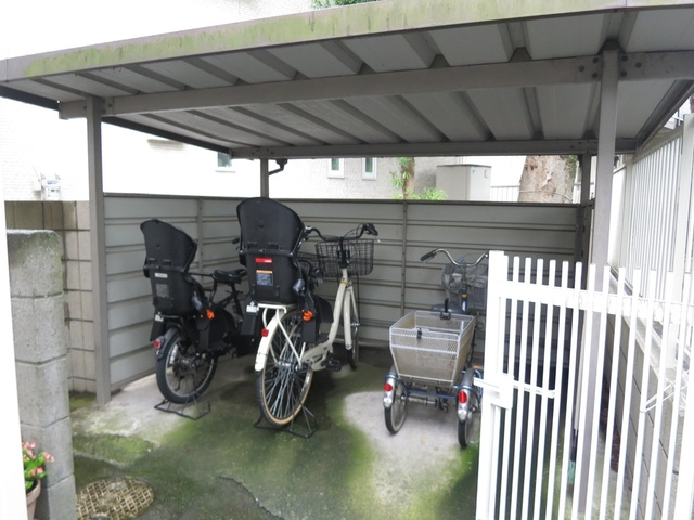 サンハイツ第二のその他共用部分|敷地内駐輪場。