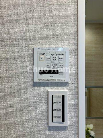 マンション東陽町の浴室|【浴室乾燥機】暖房・冷風・換気・乾燥が可能です。毎日を快適に過ごせるうれしい機能が揃っています。雨の日の洗濯物も安心です。