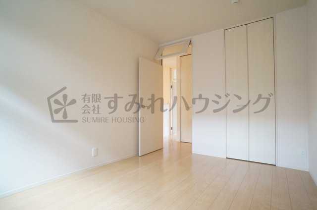ハーベストガーデンの洋室|参考、同建物・反転間取りの号室