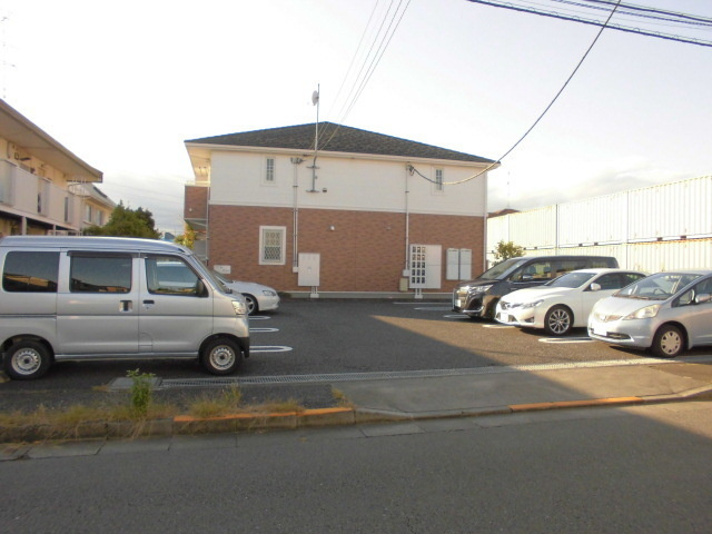 クローバーの駐車場