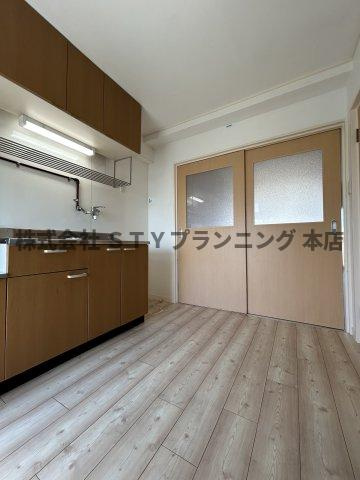 仲介手数料0円！佐枝ビルの居間・リビング