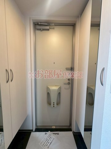 ぺルラディアマンテB棟の玄関|明るい玄関です