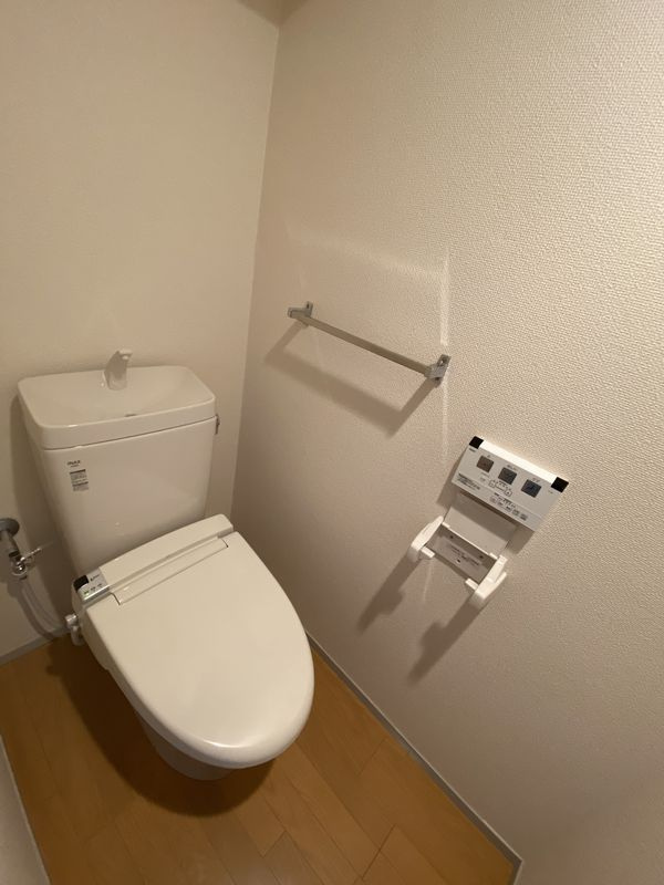 芝浦スクエアハイツのトイレ|ゆったりとした空間のトイレです