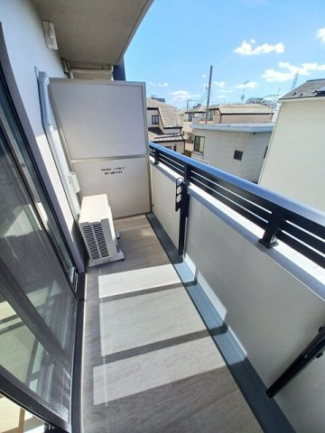 スアヴィス谷在家のバルコニー