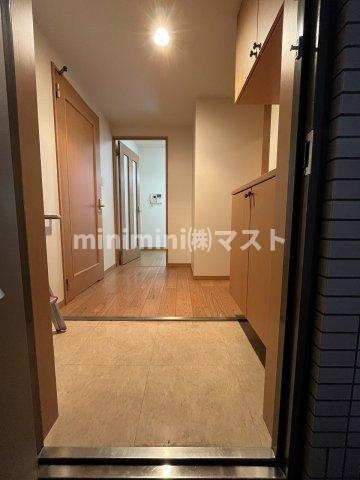 富士プラザⅤの玄関|※別号室参考写真
