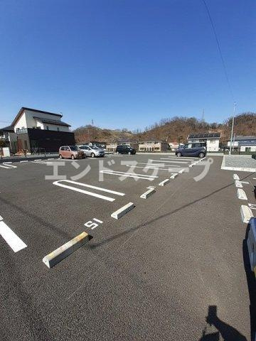 グラン・ソレイユⅡの駐車場|高崎、前橋のお部屋探しはエンドスケープまで！お客様の理想お聞かせ下さい♪