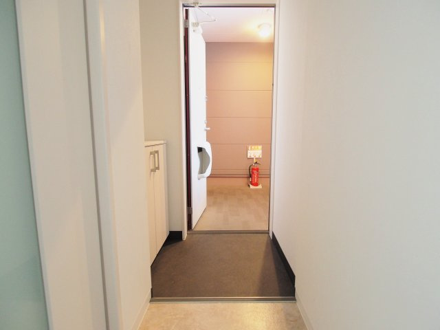 かんたろうビルの玄関