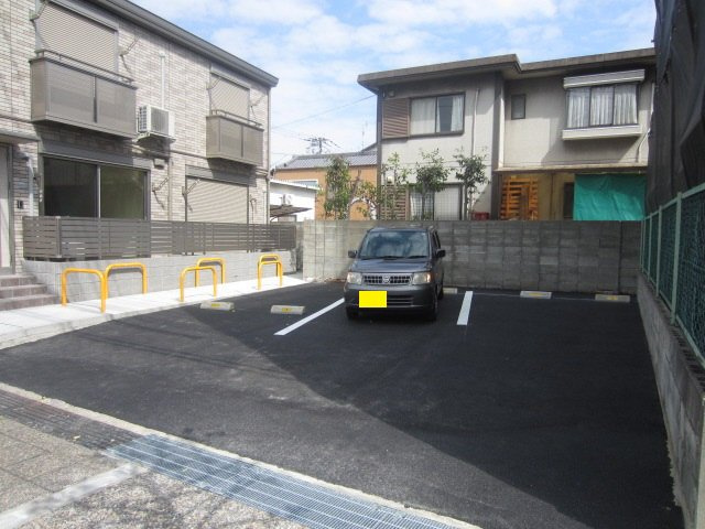 【駐車場】