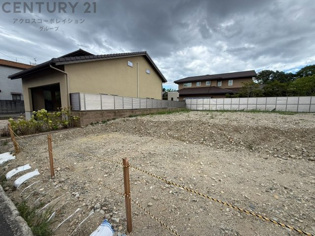 周辺は低層地域に指定された閑静な住宅街。