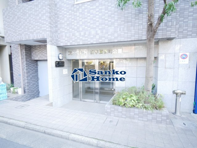 スカイコート日本橋浜町公園のエントランス