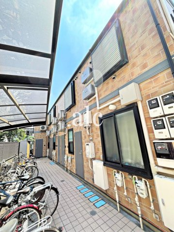 新宿区高田馬場４丁目のアパートの玄関