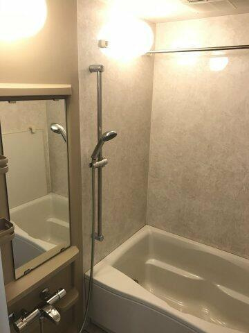 プライムアーバン恵比寿の浴室|落ち着いた空間のお風呂です