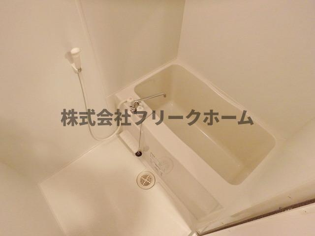 三鷹市下連雀４丁目のアパートの浴室