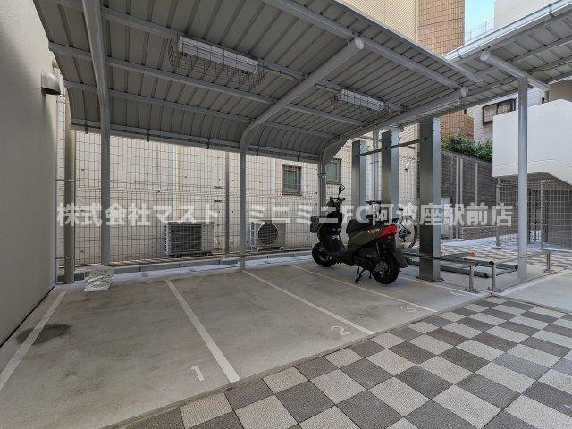 ブランズ大阪福島の駐車場