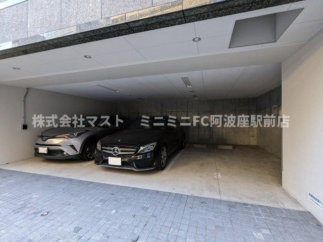 ブランズ大阪福島の駐車場