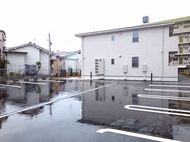 カーサカメリアの駐車場