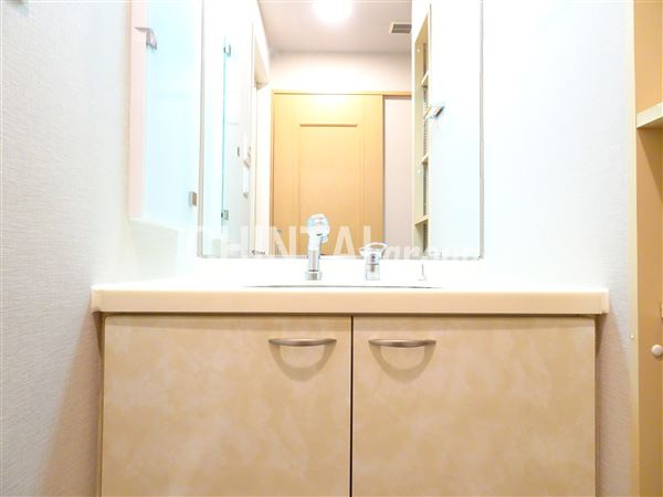 ドゥーエ幡ヶ谷の洗面所