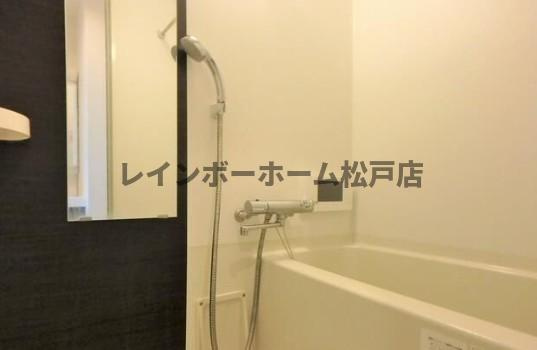柏市つくしが丘５丁目のアパートの浴室