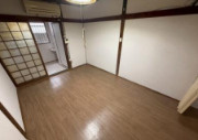 池浦町１丁目テラスハウスの居間・リビング
