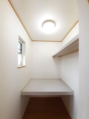 シェーンベルク土器Ａの収納|小物を収納するのに便利です