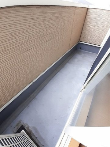 ウインターワルツＢのバルコニー|バルコニーからの眺めを楽しみながら食事をしませんか