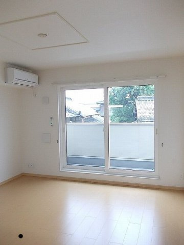 シャルマン・ドミール　Ⅰの内装|明るい室内です