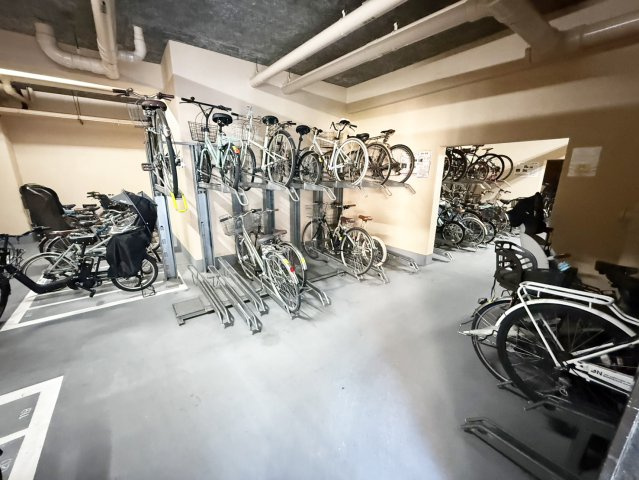 パレステージ四ツ橋の駐輪場|敷地内駐輪場です。（２０２６年８月現在）