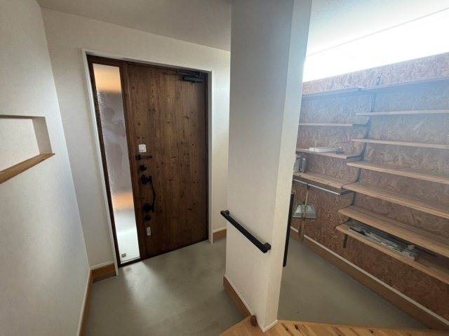 桐原2丁目　中古住宅の玄関