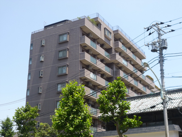 コンフォリア赤羽岩淵の外観|リバーサイドで景色も楽しめます♪