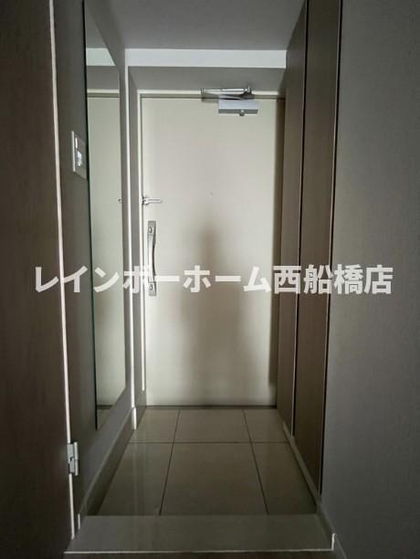 Alivis原木中山の玄関