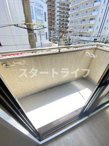 大阪市東淀川区小松２丁目の賃貸マンションのバルコニー